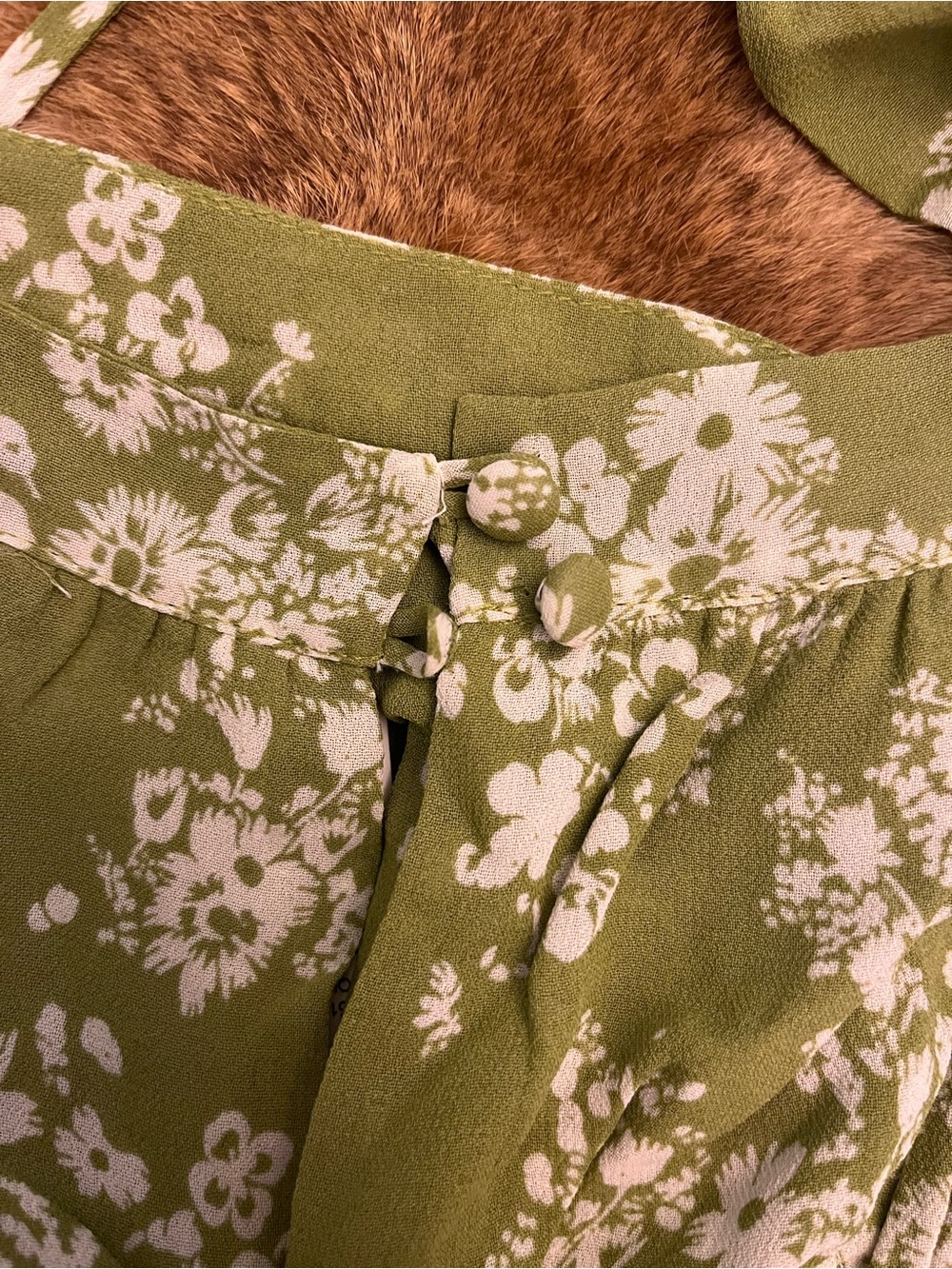 Reformation Green Floral Tie-Back Puff Sleeve Crop Top - Picture 5 of 6